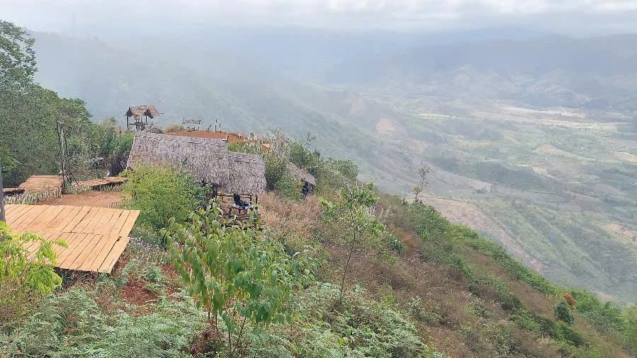 Kon Tum: Xây dựng trái phép, điểm du lịch săn mây bị xử lý