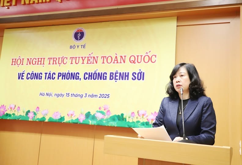 Bộ trưởng Bộ Y tế Đào Hồng Lan phát biểu chỉ đạo tại hội nghị. Ảnh: Tuấn Dũng