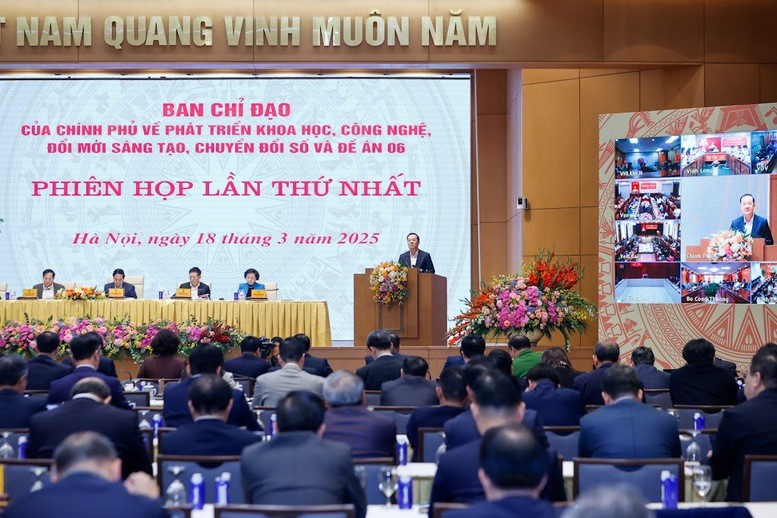 Thứ trưởng Bộ Khoa học và Công nghệ Phạm Đức Long công bố Quyết định của Thủ tướng Chính phủ về việc thành lập Ban Chỉ đạo của Chính phủ về phát triển khoa học, công nghệ, đổi mới sáng tạo, chuyển đổi số và Đề án 06 - Ảnh: VGP