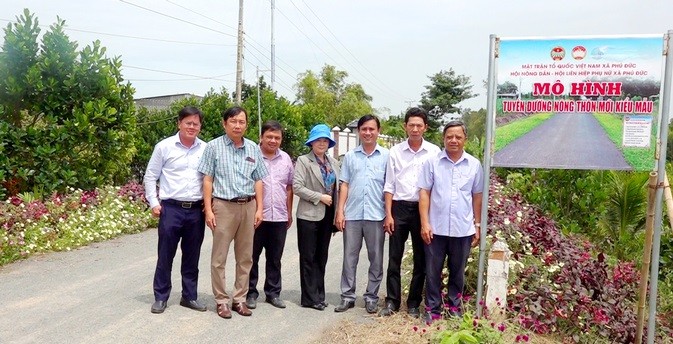 Nhiều tuyến đường liên xã, liên huyện ở Tam Nông được nâng cấp, giúp kết nối giao thông thuận tiện hơn.