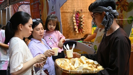 "Biển" người đổ về tham gia Lễ hội bánh mì Việt Nam lần thứ 3