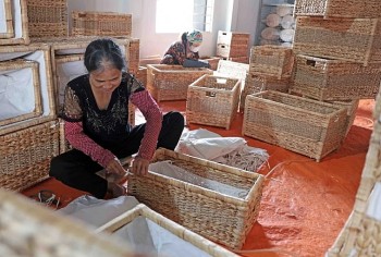 Giữ gìn và phát huy nghề đan lát cỏ tế truyền thống
