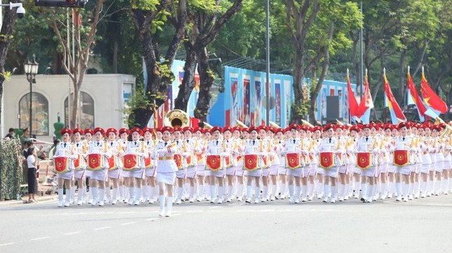TP.HCM cấm hơn 20 tuyến đường từ 3 giờ sáng 30/4 phục vụ diễu binh