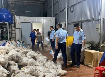 Phát hiện gần 11 tấn thịt và nội tạng bò không rõ nguồn gốc tại Hà Nội