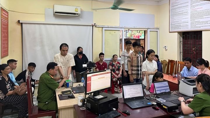 Công an tỉnh Thanh Hóa tổ chức cấp thẻ căn cước cho công dân xuyên suốt 05 ngày lễ