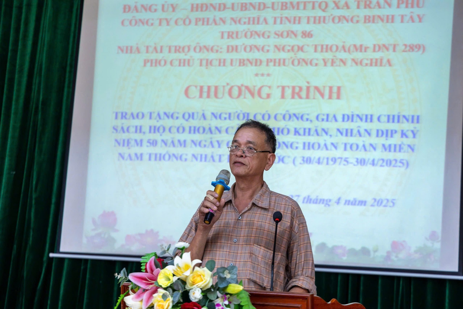 Nguyễn Văn Thạch - Phó giám đốc Công ty Tây Trường Sơn phát biểu tại buổi lễ 
