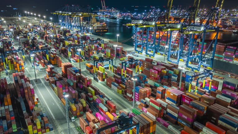 Việt Nam xuất siêu 3,79 tỷ USD trong 4 tháng đầu năm
