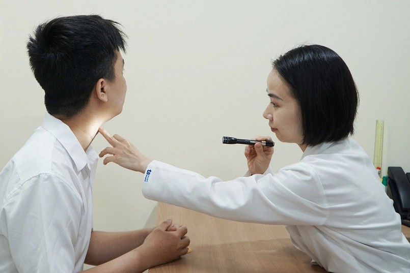 Nguy cơ biến chứng nặng từ điều trị zona thần kinh sai cách