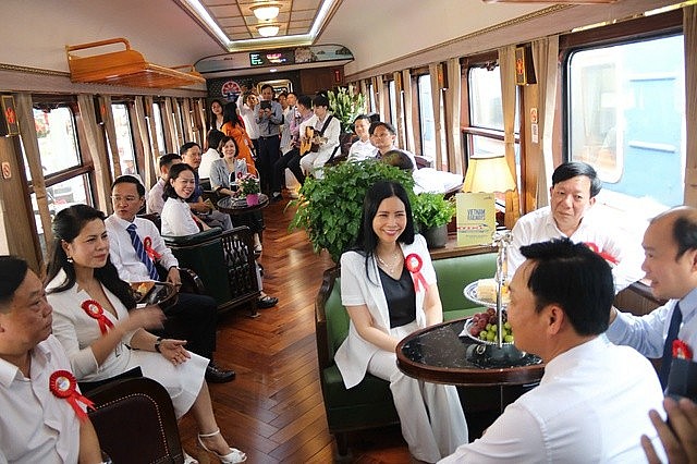 Tận hưởng chuyến tàu VIP Hà Nội - Hải Phòng chỉ với 300.000 đồng/lượt