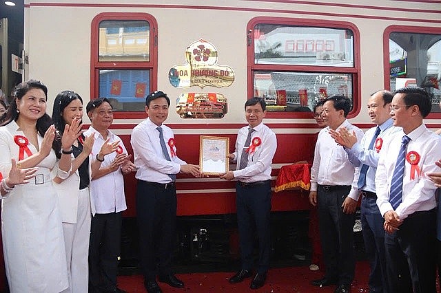 Tận hưởng chuyến tàu VIP Hà Nội - Hải Phòng chỉ với 300.000 đồng/lượt