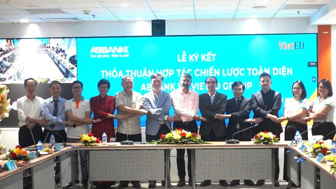 ABBANK và VietED ký hợp tác chiến lược phát triển tài chính bền vững cho cộng đồng