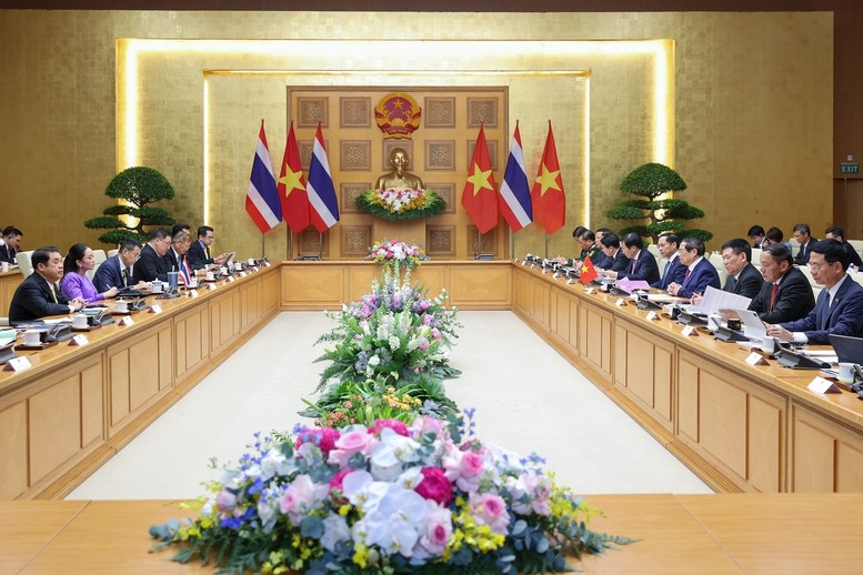Hai bên thống nhất sẽ triển khai nhiều hoạt động thiết thực kỷ niệm 50 năm thiết lập quan hệ ngoại giao Việt Nam – Thái Lan vào năm 2026 - Ảnh: VGP
