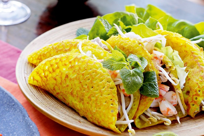 Bánh xèo củ hũ dừa thơm ngon.
