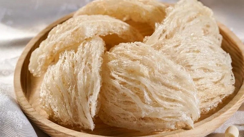 Tổ yến còn gọi là yến sào từ lâu đã được xem là một trong những thực phẩm cao cấp, thường được sử dụng làm quà biếu hoặc để bồi bổ sức khỏe. 
