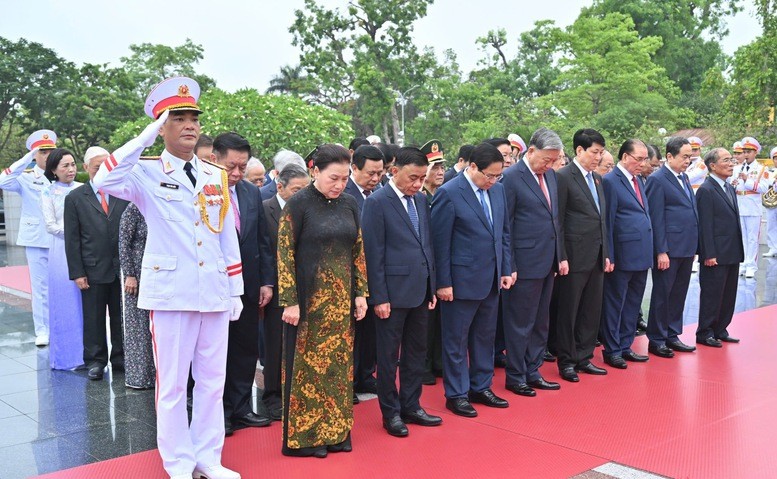 Lãnh đạo Đảng, Nhà nước vào Lăng viếng Chủ tịch Hồ Chí Minh