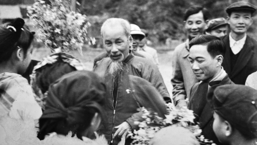 Cả đời vì nước, trọn đời vì dân – Chủ tịch Hồ Chí Minh sống mãi trong tim mỗi người Việt
