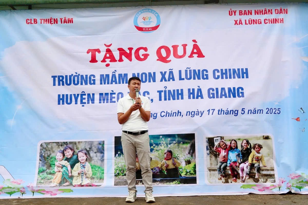 Ông Nguyễn Trần Tiệp – Chủ tịch CLB Thiện Tâm, phát biểu khai mạc chương trình.