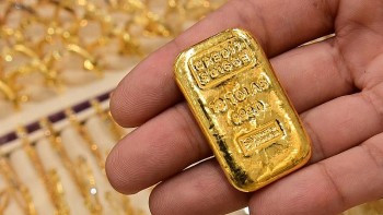 Vàng SJC vượt 120 triệu, thế giới chạm mốc 3.300 USD
