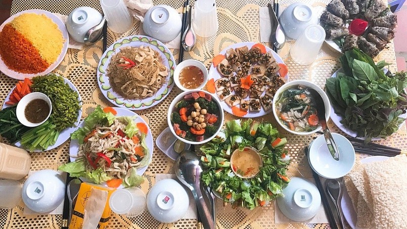 Top 5 quán cơm chay Ninh Bình: Đồ ăn ngon, giá cả hợp lý