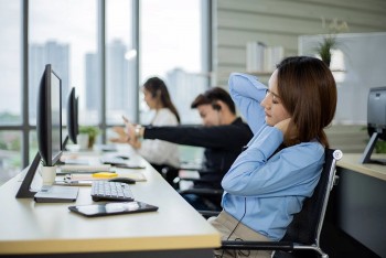 Thận “kiệt sức” vì lối sống văn phòng sai cách