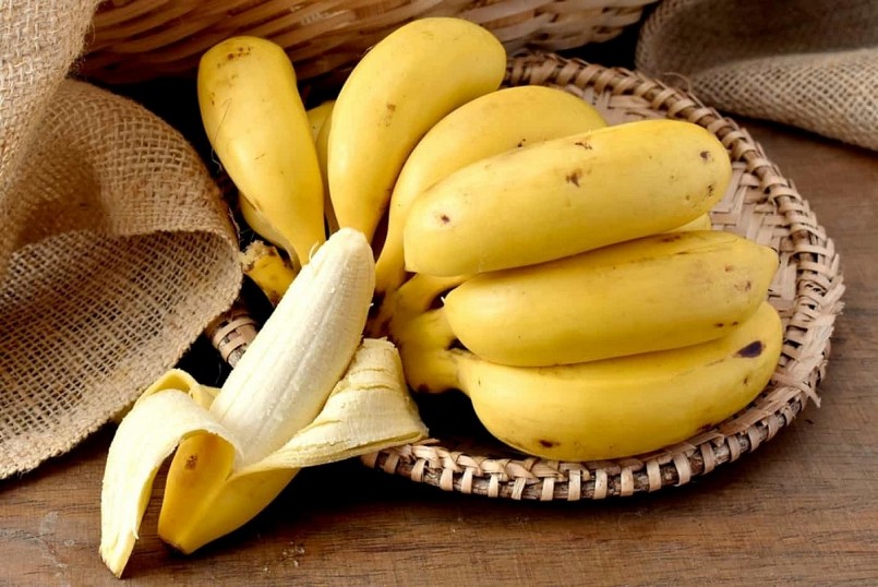 Là loại trái cây phổ biến quanh năm, chuối đặc biệt được khuyến nghị trong mùa hè nhờ hàm lượng kali cao.