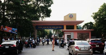 Thanh Hóa: Nắng nóng oi bức không làm chùn bước thí sinh dự thi vào lớp 10 THPT năm học 2025-2026