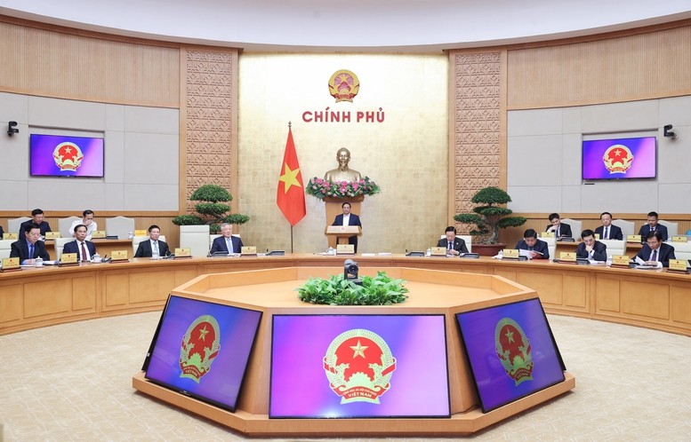 Thủ tướng chỉ rõ các nhóm nhiệm vụ, giải pháp trọng tâm trong tháng 6 và thời gian tới; nhấn mạnh, vướng mắc về thể chế, pháp luật: Khó mấy cũng phải tháo gỡ để biến thể chế thành lợi thế cạnh tranh - Ảnh: VGP