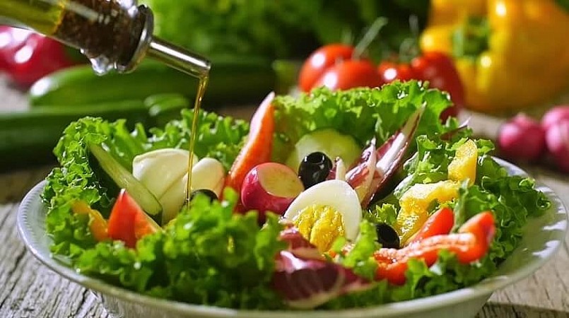 Chuyên gia giải đáp ăn gì để giảm nhiệt trong mùa hè oi bức