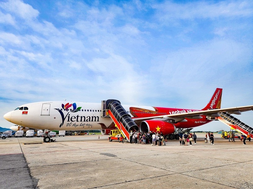 Sau vụ rơi máy bay ở Ấn Độ, du khách cần thận trọng khi chọn hãng bay