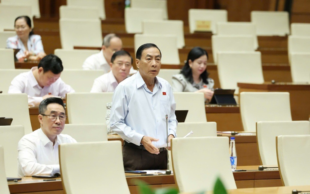 Đại biểu Phạm Văn Hòa phát biểu. Ảnh: Phạm Đông