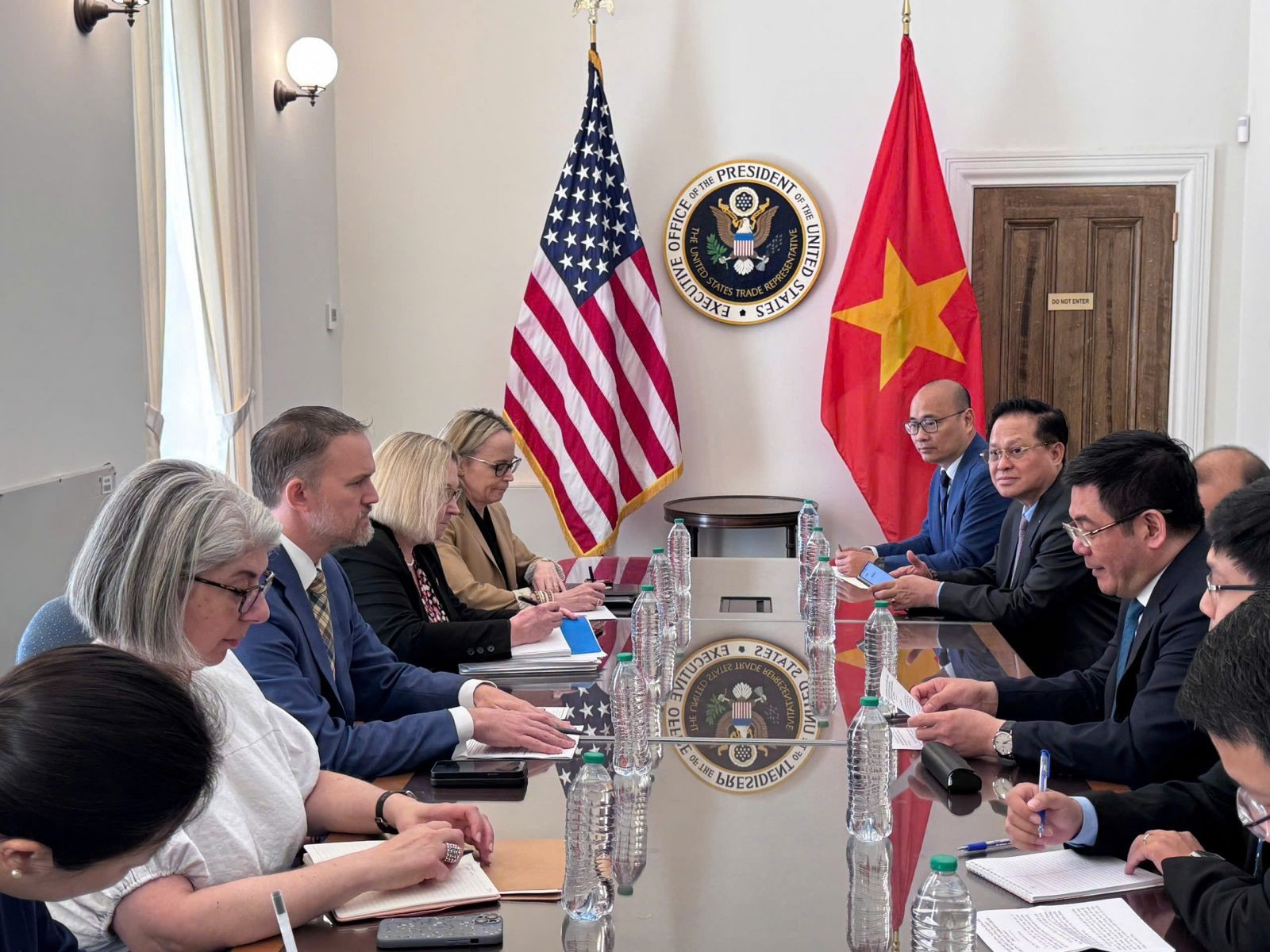 Đại sứ Jamieson Greer, Trưởng Đại diện Thương mại Hoa Kỳ cũng đánh giá cao những thiện chí, nỗ lực từ phía Việt Nam trong suốt quá trình đàm phán.