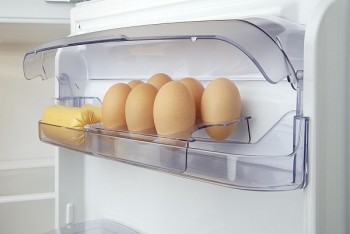 Sai lầm phổ biến khi bảo quản trứng ở cánh cửa tủ lạnh