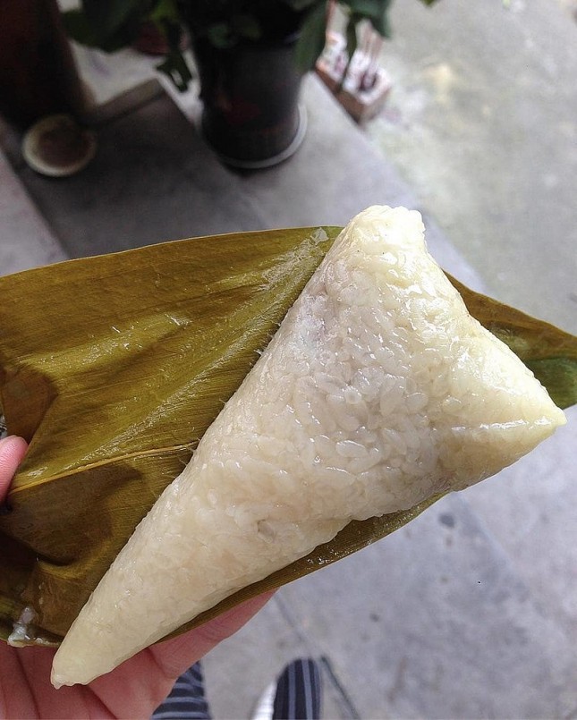 Ngày nay, bánh coóc mò không chỉ xuất hiện trong các dịp lễ tết mà còn trở thành món ăn thường ngày, được bà con làm và bày bán tại các chợ phiên quanh năm.