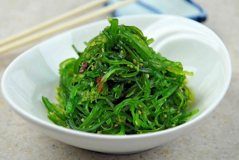 Rong biển là thuật ngữ chỉ nhóm thực vật biển và một số loại tảo có thể sinh trưởng ở môi trường nước mặn hoặc nước lợ.