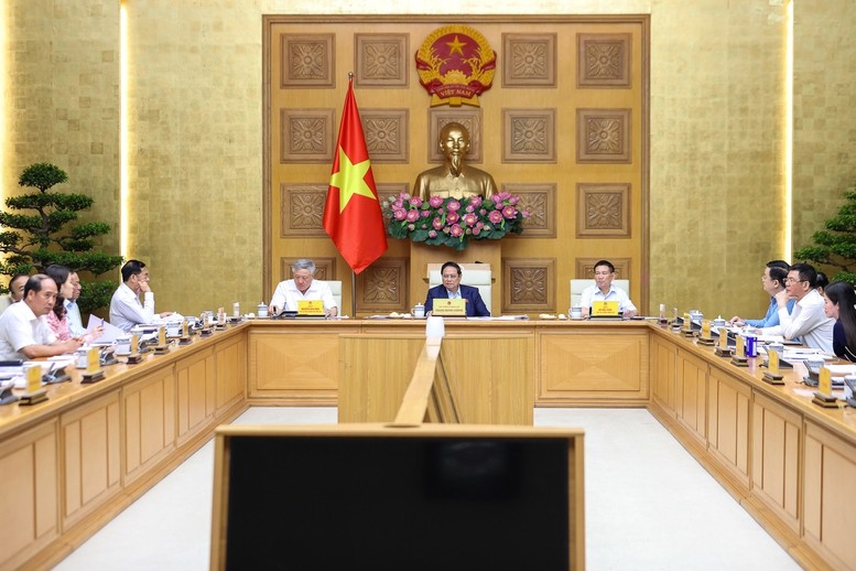 Thủ tướng Phạm Minh Chính chỉ đạo ứng phó kịp thời với biến động toàn cầu