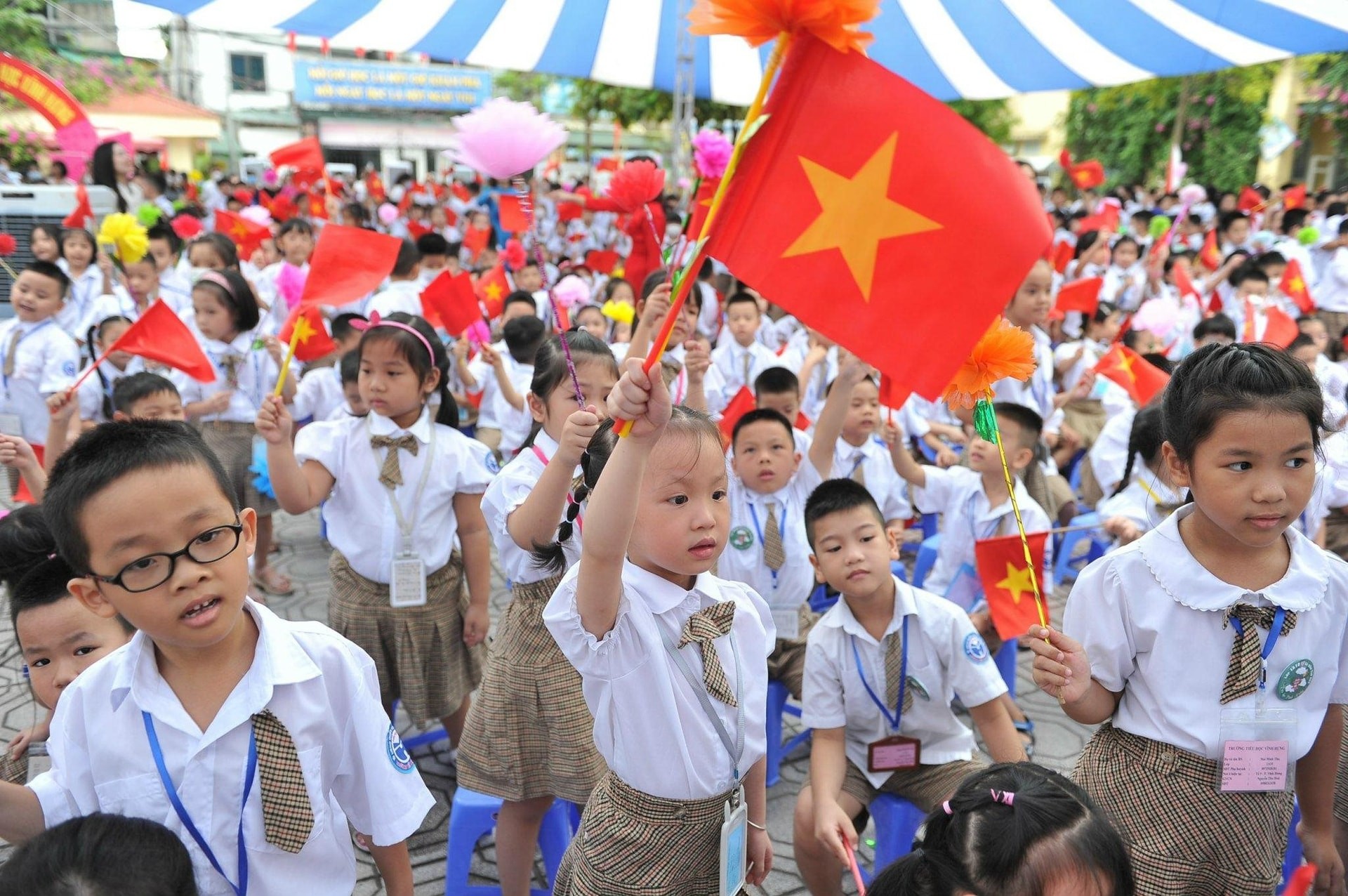 Toàn bộ học sinh công lập sẽ được miễn học phí từ năm học 2025–2026