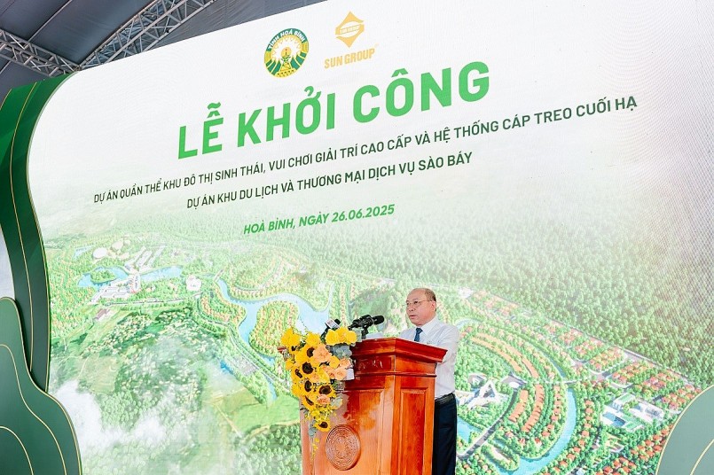 Ông Bùi Đức Hinh - Chủ tịch UBND Tỉnh Hòa Bình phát biểu tại sự kiện