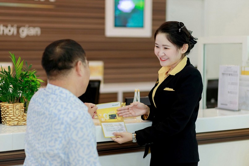 BAC A BANK ưu đãi phí giao dịch ngoại tệ, tri ân chủ thẻ tín dụng