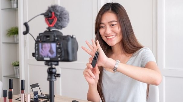 Thứ trưởng Bộ Công Thương: Bán hàng livestream, online sẽ có luật quản lý riêng