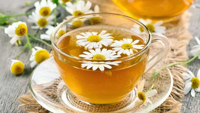 Trà hoa cúc giúp giảm căng thẳng thần kinh, mỏi mắt, khô mắt, cải thiện thị lực.
