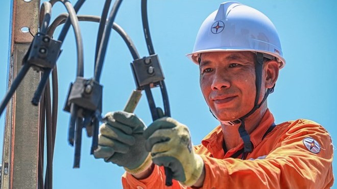 Hóa đơn tiền điện tháng 6 tăng mạnh: EVN yêu cầu rà soát và giải trình rõ
