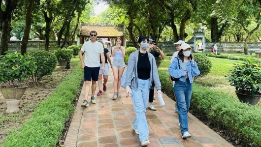 Du lịch Việt Nam tăng trưởng ngoạn mục, vượt mốc vàng trước đại dịch: Thị trường nào đang dẫn đầu?