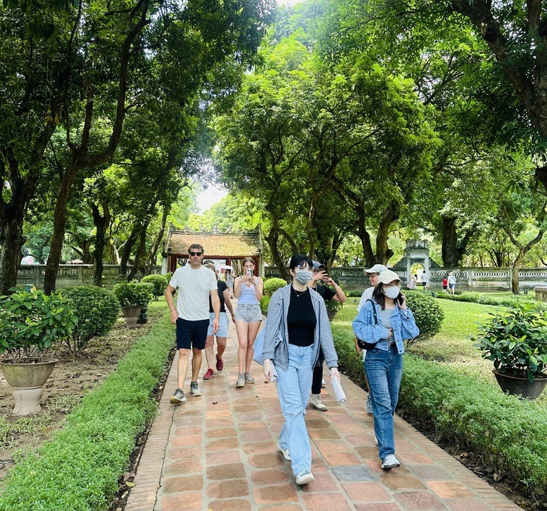 Du lịch Việt Nam tăng trưởng ngoạn mục, vượt mốc vàng trước đại dịch: Thị trường nào đang dẫn đầu?