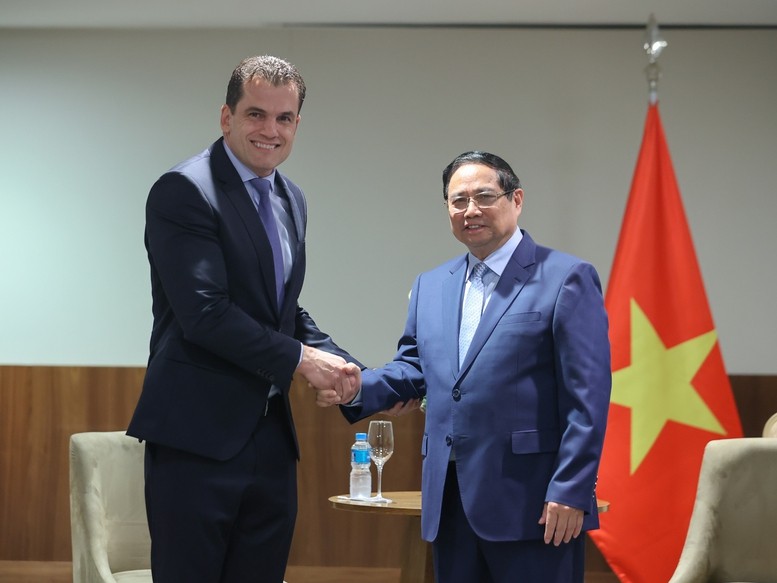Thủ tướng Chính phủ Phạm Minh Chính làm việc với lãnh đạo Tập đoàn JBS - Ảnh: VGP
