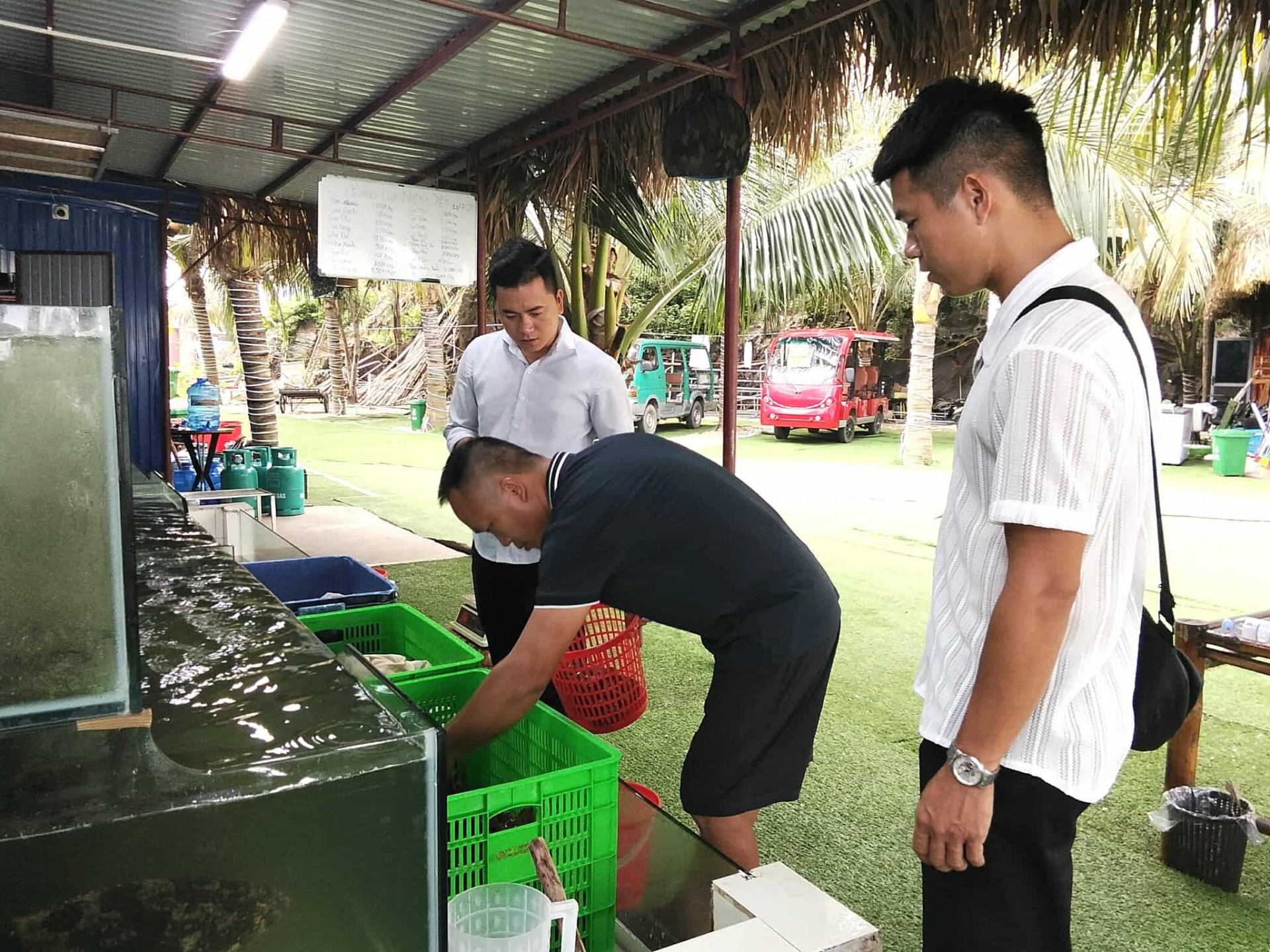 Nhà hàng Bãi Đá – Nét chấm phá tinh hoa ẩm thực du lịch biển Hải Tiến