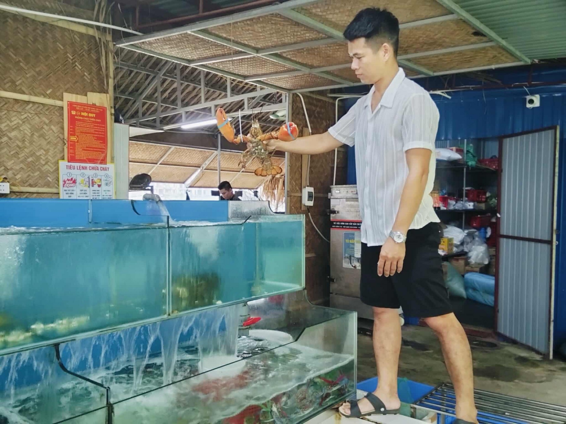 Nhà hàng Bãi Đá – Nét chấm phá tinh hoa ẩm thực du lịch biển Hải Tiến