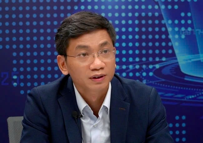 Tăng trưởng GDP lập đỉnh, vì sao người dân vẫn “thắt lưng buộc bụng”?