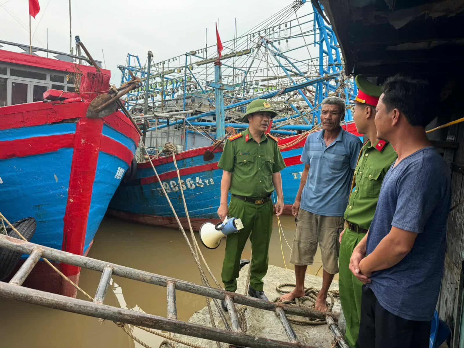 Công an xã Vạn Lộc (Thanh Hoá): Chủ động ứng phó bão Wipha – Xứng đáng niềm tin nơi tuyến đầu