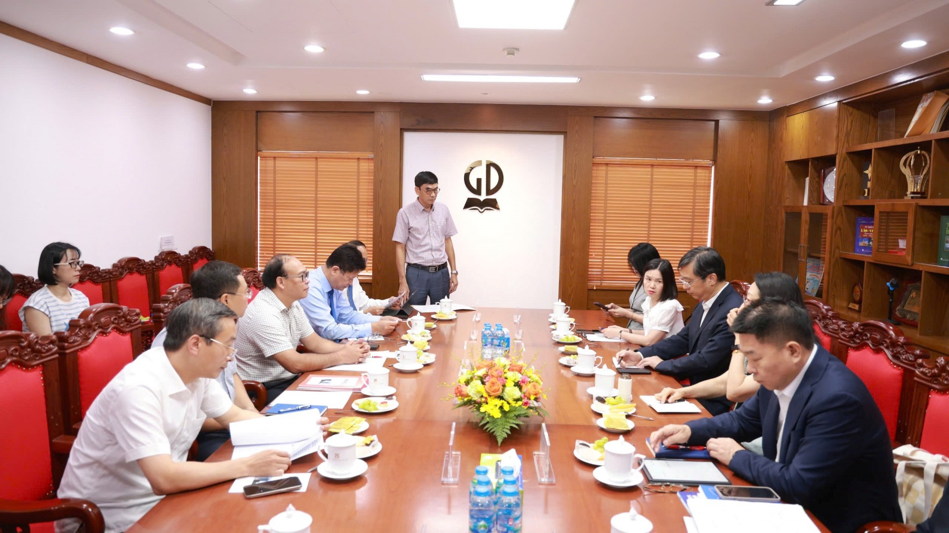 Toàn cảnh buổi làm việc.