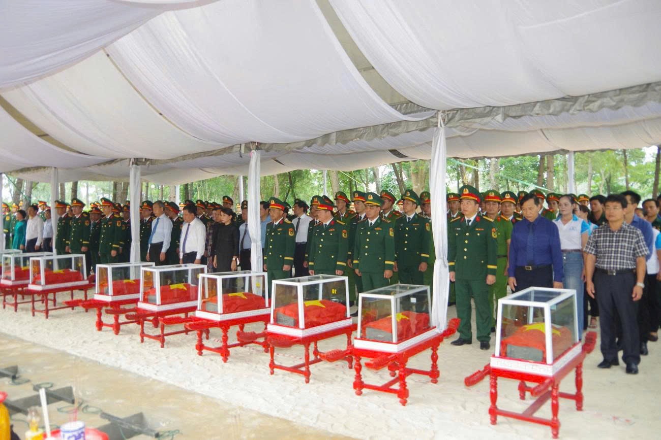 Tỉnh Quảng Trị: Tổ chức Lễ truy điệu và an táng 12 hài cốt liệt sĩ